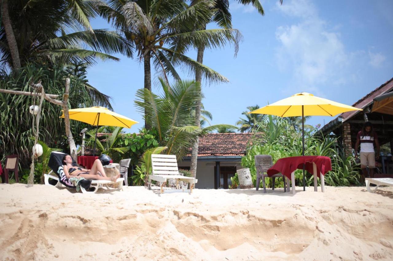 Blue Corals Beach Bungalow Матара Экстерьер фото